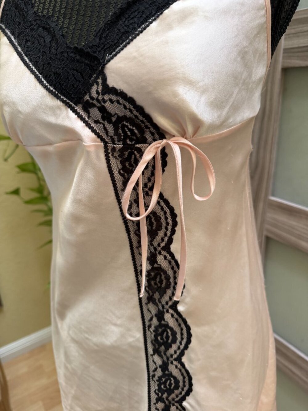 Vintage Victoria’s Secret Angels 2007 Satin Lace Slip Size S 🖤🎀🖤 - Picture 2 of 10